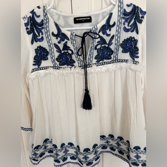 Nu Construction Boho Embroidered White and Blue Blouse Size Small - Picture 1 of 11